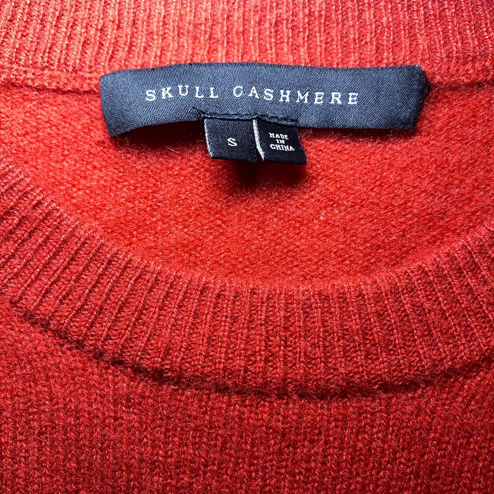 EUC So Soft and Cozy!! Skull Cashmere 100% Cashmere Red Long Sleeved Sweater - Picture 3 of 9